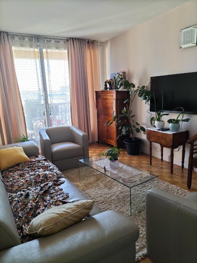 Appartamento Balcon Surplombant Le Sud De Paris Arcueil Esterno foto